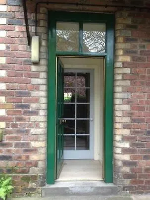 The Cosy Courtyard Apartment Edinburgh 0*,  United Kingdom