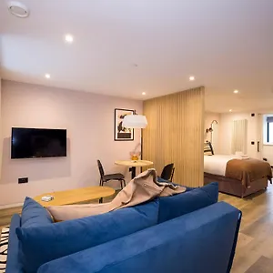  Apartment Charming Near Holyrood Park & Calton Hill
